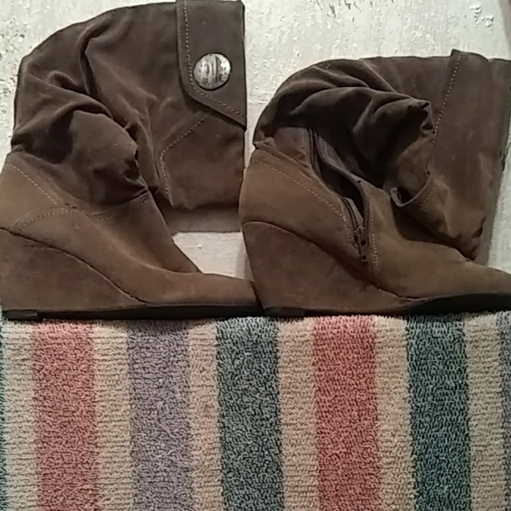 Ladies boots